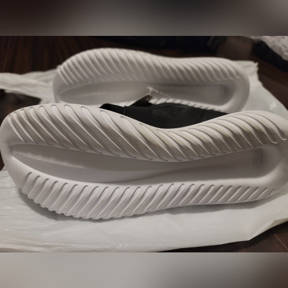 ❌️SOLD NWT ADIDAS Tubular Defiant Shoes - W8.5 - Picture 5 of 7